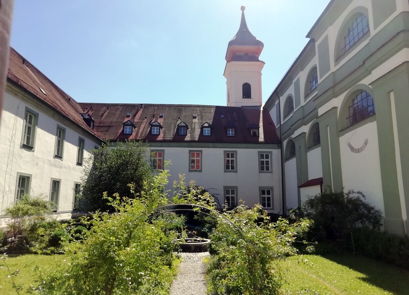 Garten Innenhof Kloster Schlehdorf
